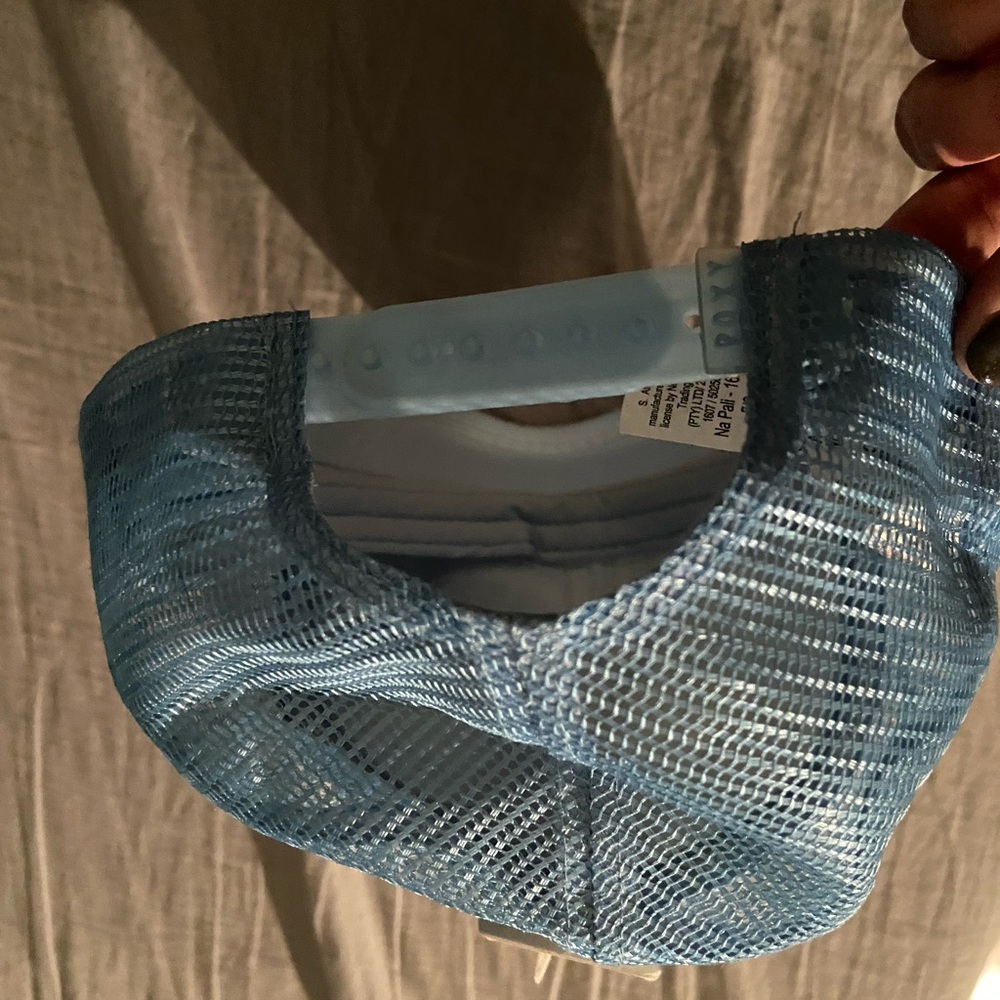Roxy hat light blue SnapBack